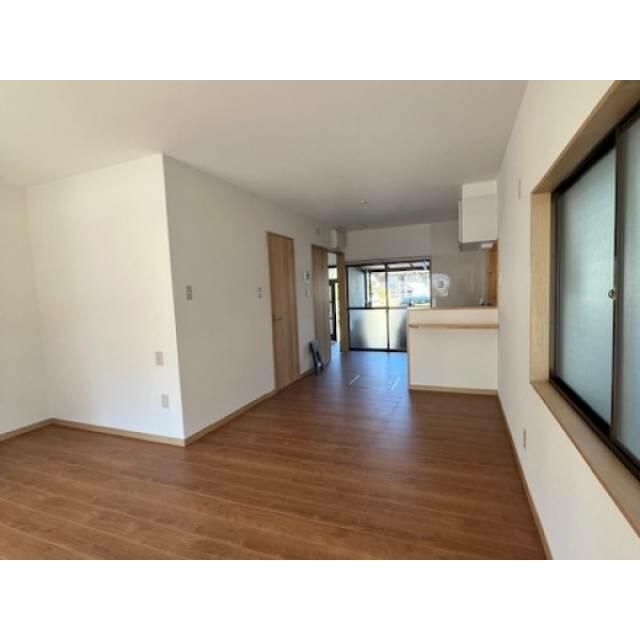 2LDK Detached House for Sale in Quiet Kochi City Neighborhood - Thumbnail 4