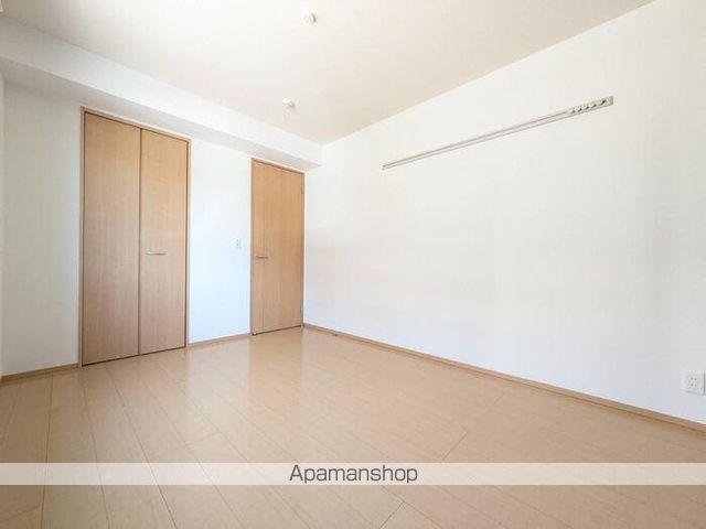 2LDK Apartment for Rent in Himeji, Hyogo - 60.54m² - Thumbnail 4