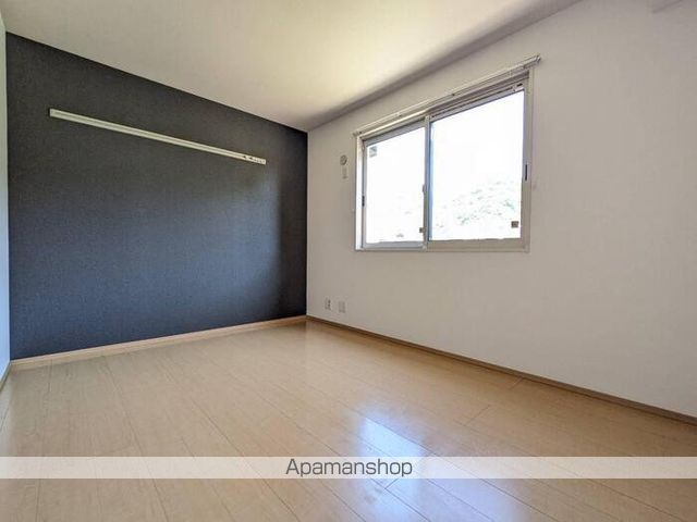 2LDK Apartment for Rent in Himeji, Hyogo - 60.54m² - Thumbnail 2