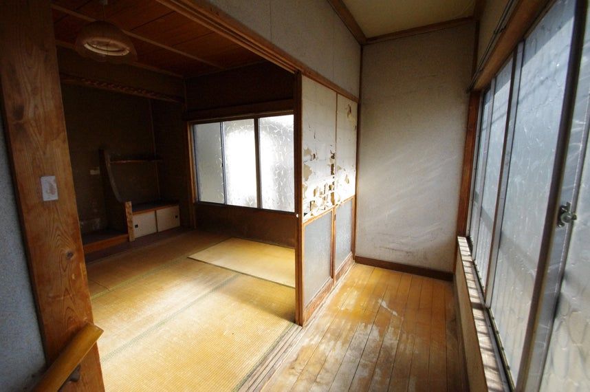 100万円 39,000㎡ Land & 8K House in Hyogo's Shinonsen Town - Thumbnail 4