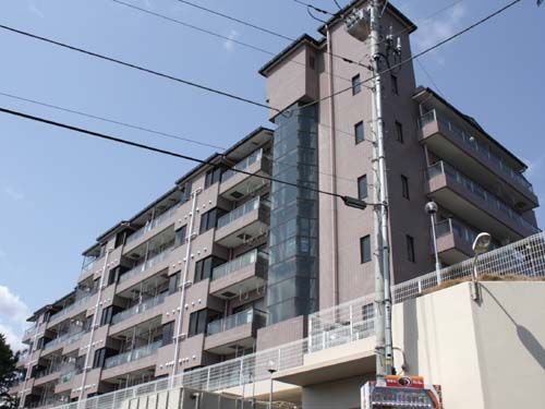 Asahi Fleur Yugawara Apartment with Private Onsen and Bay Views - Thumbnail 2