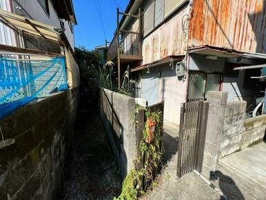 4DK Detached House for Sale in Kochi City, Quiet Neighborhood - Thumbnail 2