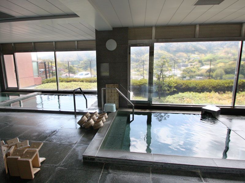 Four Seasons Forest Yugawara Resort Condo with Hot Spring - Thumbnail 3