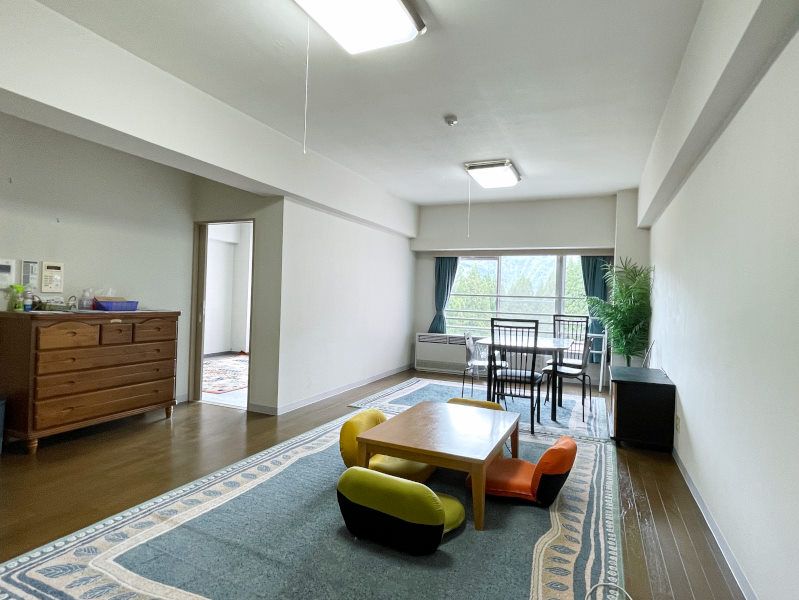 2LDK Resort Apartment for Sale in Yuzawa, Niigata - 80.5m² - Thumbnail 2