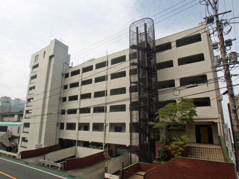 Palace Atami 1R Condo with Balcony & Hot Spring Bath - Thumbnail 3