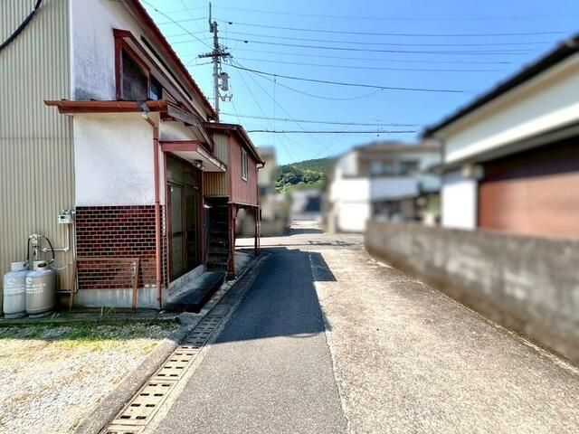 3DK Detached House for Sale in Kochi City, Kochi Prefecture - Thumbnail 2