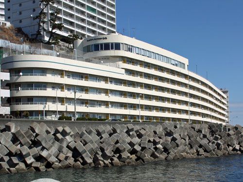 2LDK Condo in Fujita Second Atami Mansion with Onsen & Hotel - Image 1