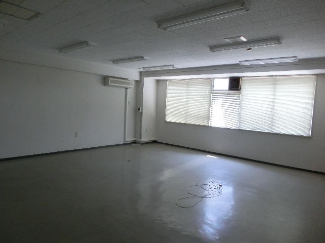 Office for Rent in Toyota City, Aichi - 47.35 sqm - Thumbnail 2
