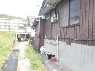 1961 6K House for Sale in Tsukumi, Oita - 106.28 sqm - Image 1