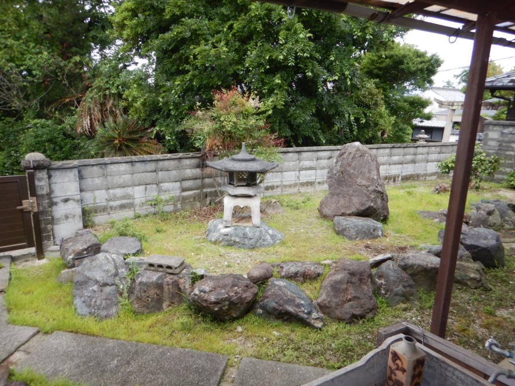 Traditional 8DK Home in Iyo City with 704㎡ Land - Thumbnail 4