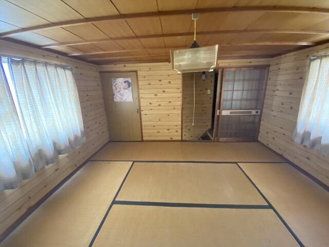 1974 Renovation Project House on Large Lot in Kasai City - Thumbnail 4