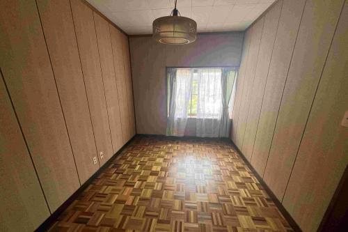 Compact 6K Akiya House with Garden Near JR Station in Sanjo, Niigata - Thumbnail 3