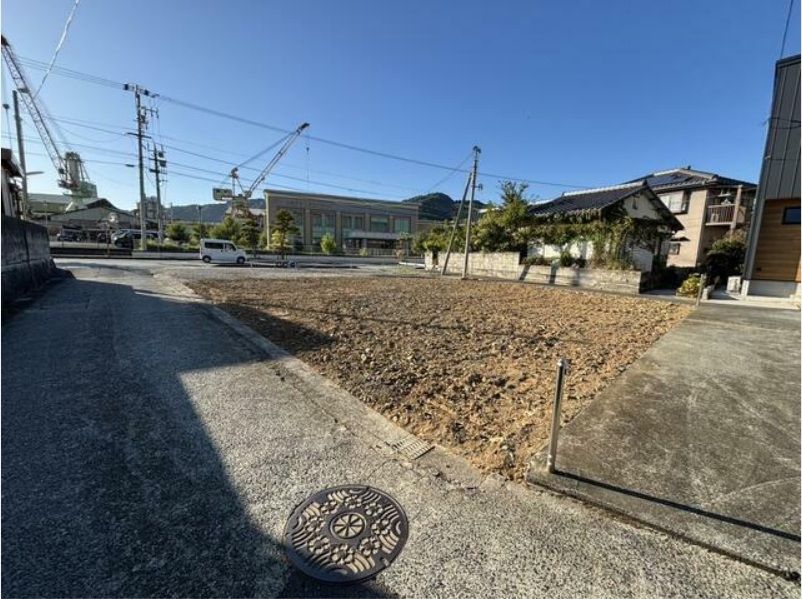 Residential Land for Sale in Quiet Yawatahama, Ehime - Thumbnail 2