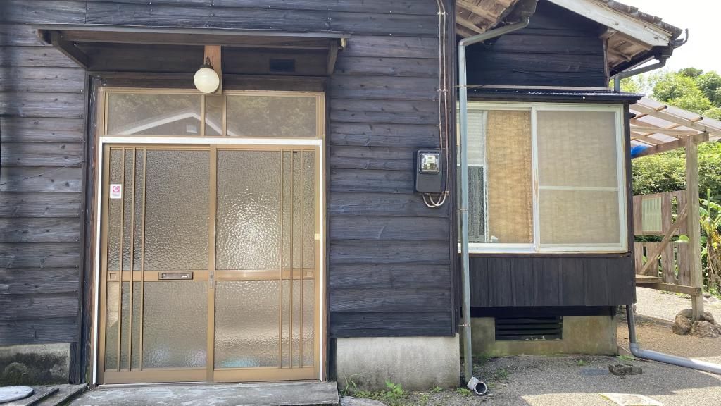 3DK Wooden House for Sale in Yakushima, Kagoshima - Thumbnail 4