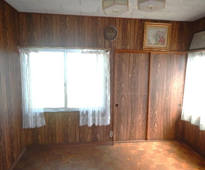 6K House with 6-Car Parking Near Shimoura Station, Ishii Town - Thumbnail 2