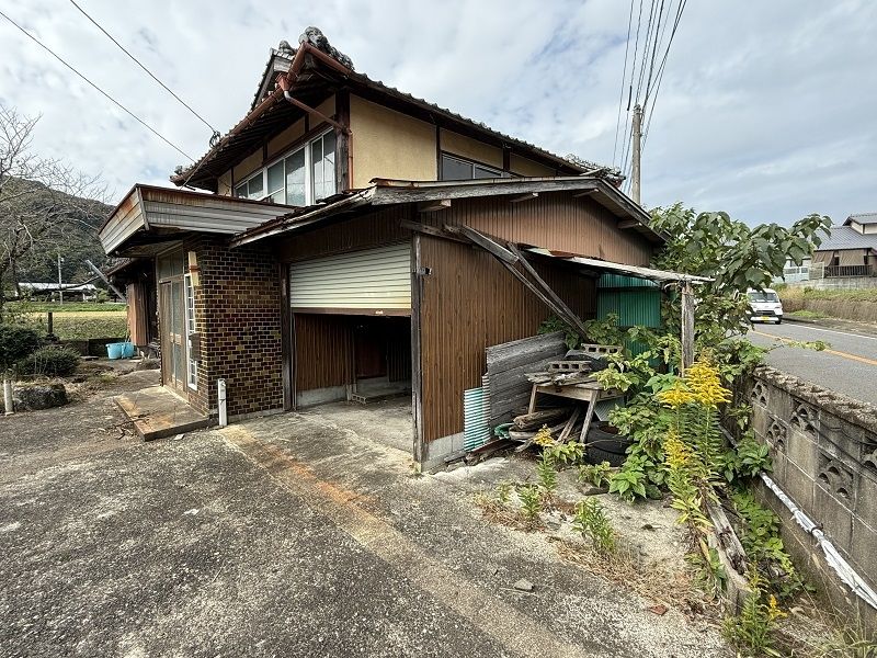 Spacious 7DK Detached House in Takeo City, Saga Prefecture - Thumbnail 2
