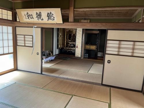 7DK Detached House for Sale in Awara, Fukui - Akiya Bank Property - Thumbnail 3