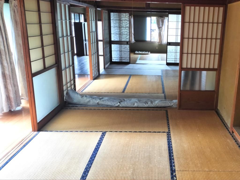 Spacious 7DK Wooden House Near Funatsu Station in Kihoku Town - Thumbnail 2