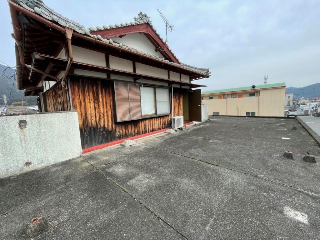 5DK Home with Garage & Terrace in Seiyo City, Ehime - Thumbnail 3