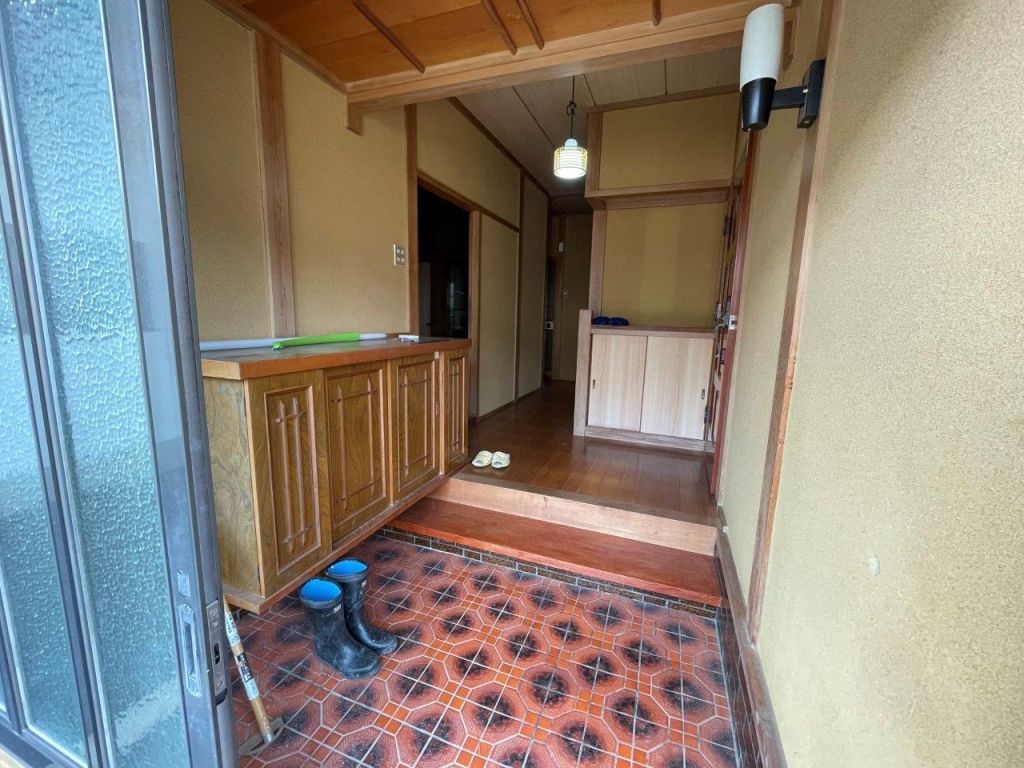 5DK Home with Garage & Terrace in Seiyo City, Ehime - Thumbnail 4