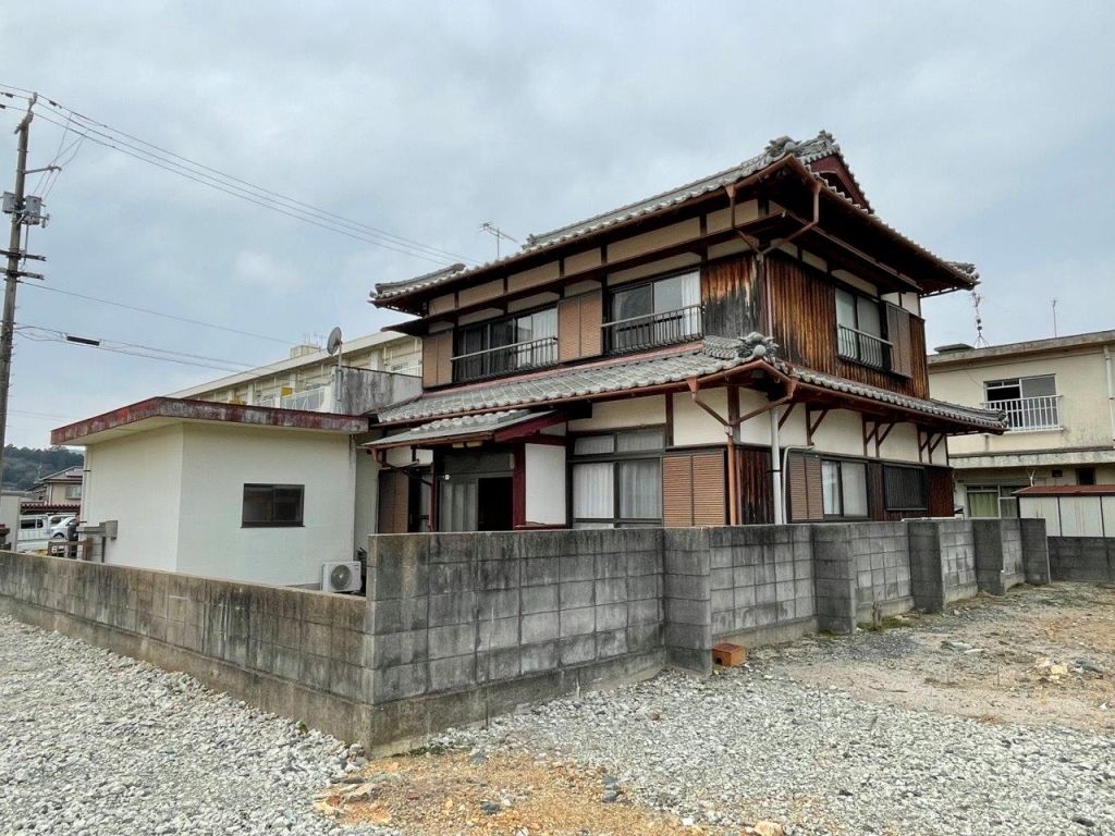 5DK Home with Garage & Terrace in Seiyo City, Ehime - Thumbnail 2