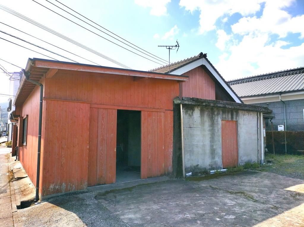 Shop with Residence for Sale in Kimotsuki Town, Kagoshima - Thumbnail 2
