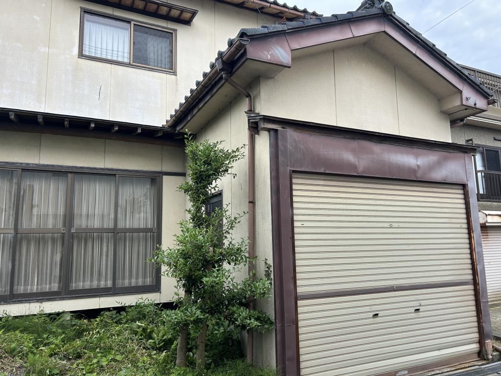 Old House on Land for Sale in Quiet Sanjo City Neighborhood - Thumbnail 3