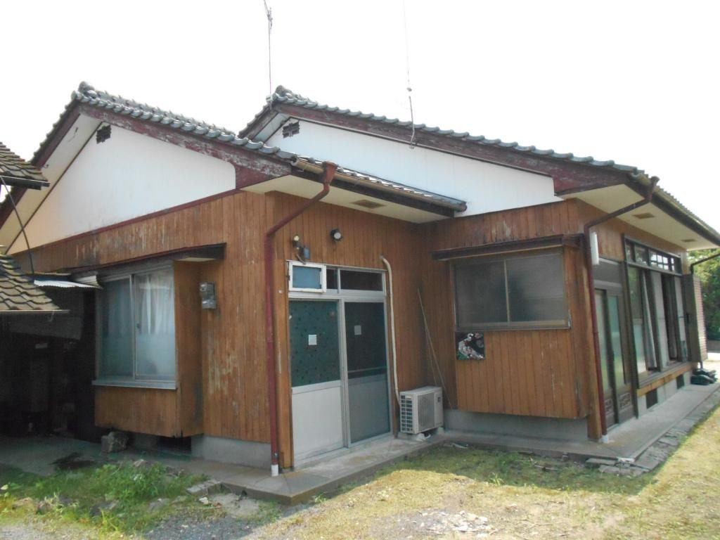 Used Detached House in Ebino City, Miyazaki - 88.77 sqm - Thumbnail 2