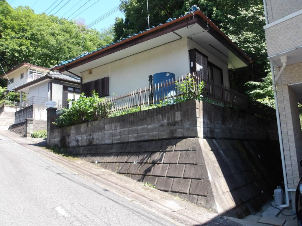 5DK Hilltop House for Sale in Kiryu, Gunma - Akiya Bank Property - Thumbnail 2