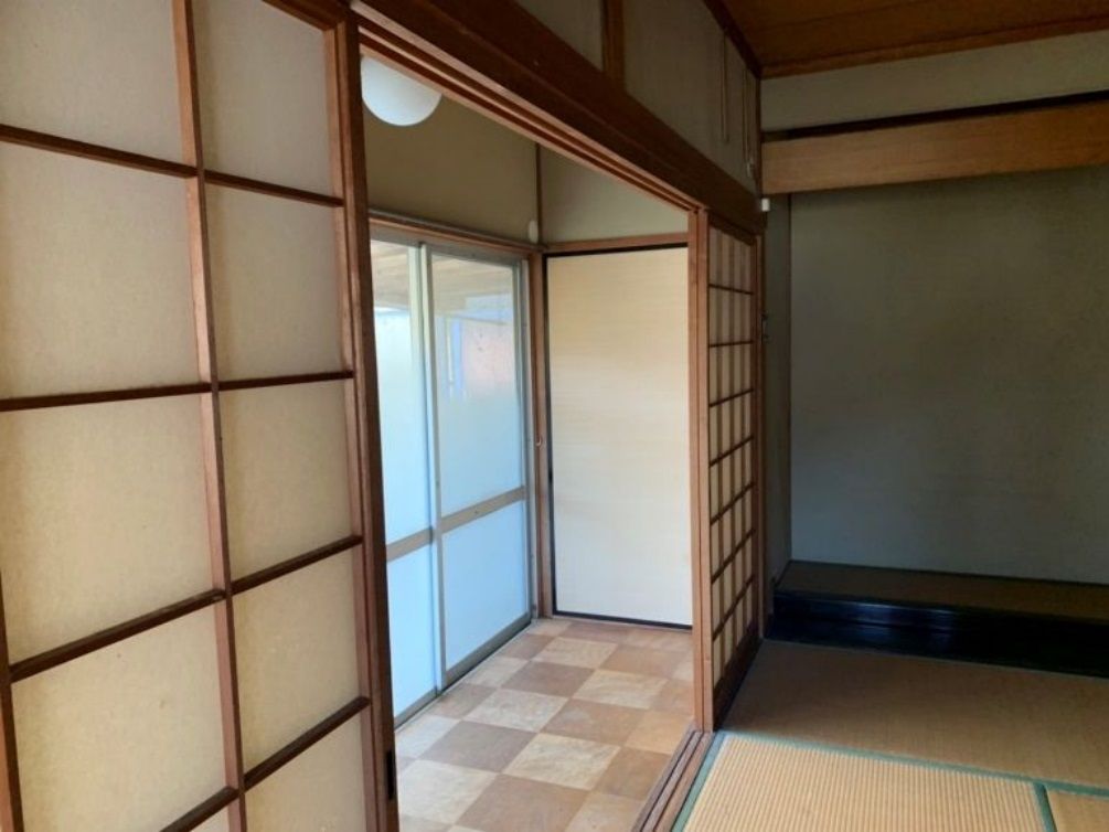 5DK Detached House with Shop Space & Garden in Miyoshi, Tokushima - Thumbnail 4