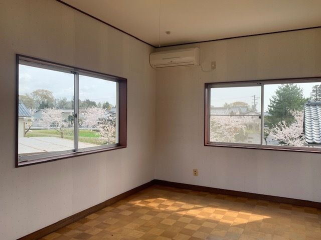 Awara City Akiya: Large Riverfront House with Farmland for Sale - Thumbnail 4