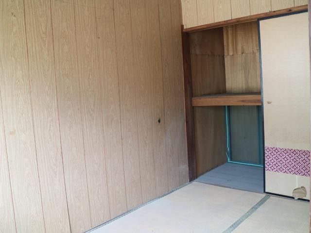 Century-Old 1926 Wooden House for Sale in Takehara, Hiroshima - Thumbnail 2