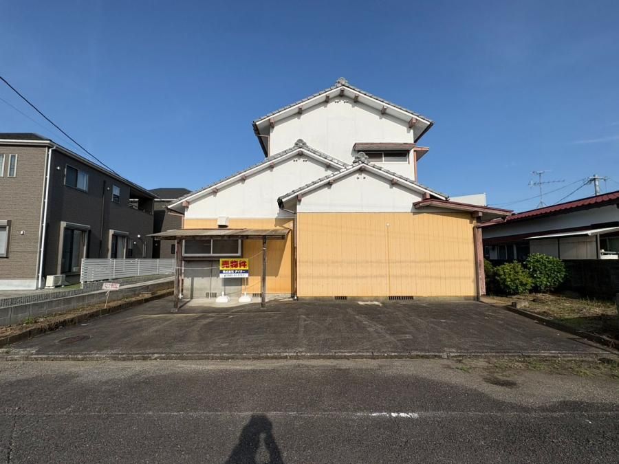 Spacious 5DK House on Large Lot in Miyazaki City - Thumbnail 3