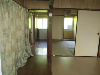 Two-Story Garage Home in Taku City, Saga Prefecture — Image 4, Taku, Saga
