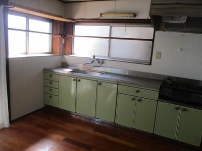 Two-Story Garage Home in Taku City, Saga Prefecture — Image 3, Taku, Saga