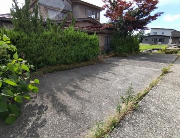 9LDK Spacious Family Home for Sale in Asahi, Toyama - Thumbnail 2