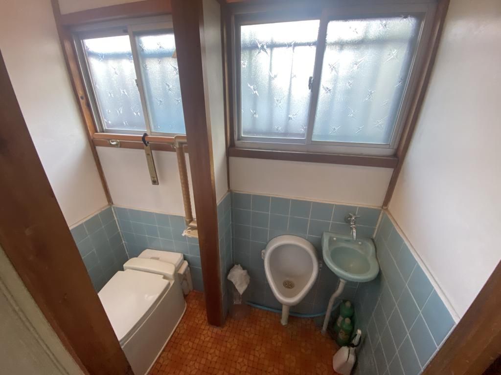 5DK Detached House for Sale in Sakurai City, Nara - Thumbnail 2