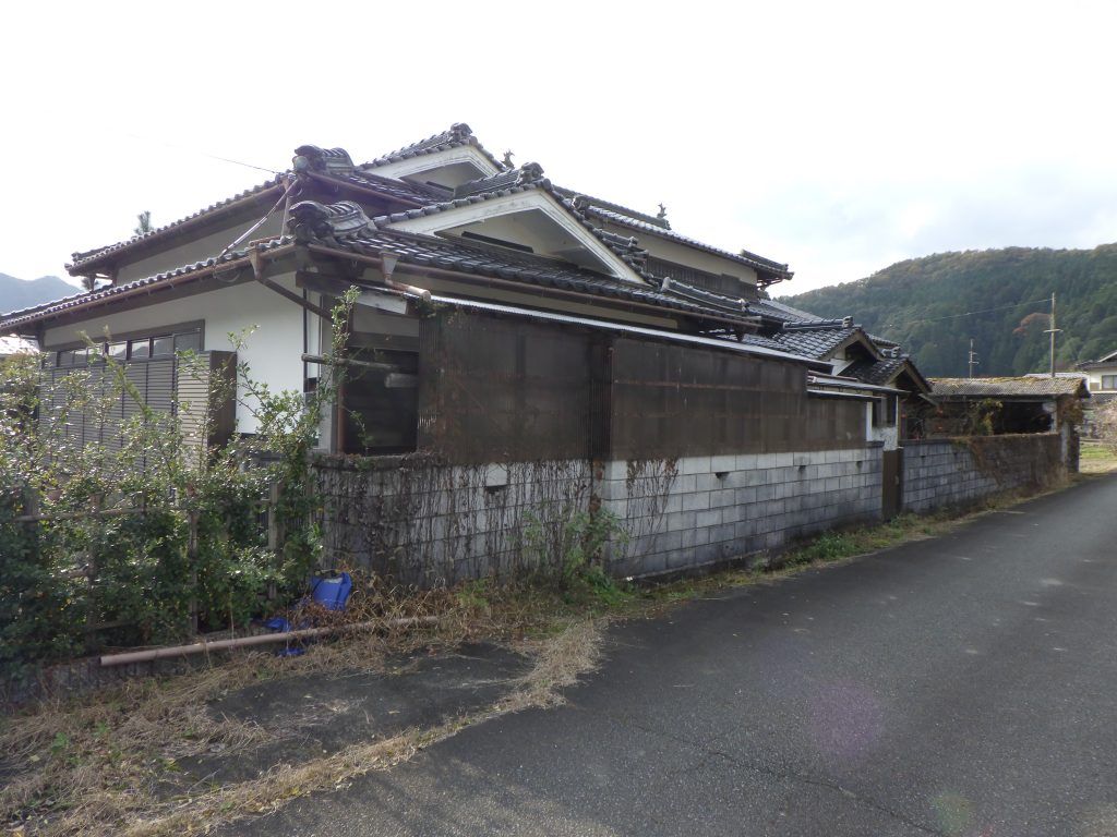 Spacious 227㎡ House on 620㎡+ Land in Asago City, Hyogo - Thumbnail 3