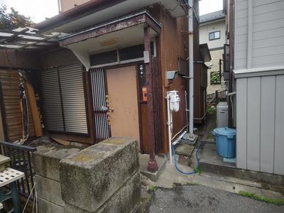 Land for sale (old house available) Hirakata Ainokawa 21 minutes walk from Takeri Station | Koshigaya Vacant House Bank (Koshigaya City, Yoshikawa City, Matsubushi Town) — Front_door, Koshigaya, Saitama