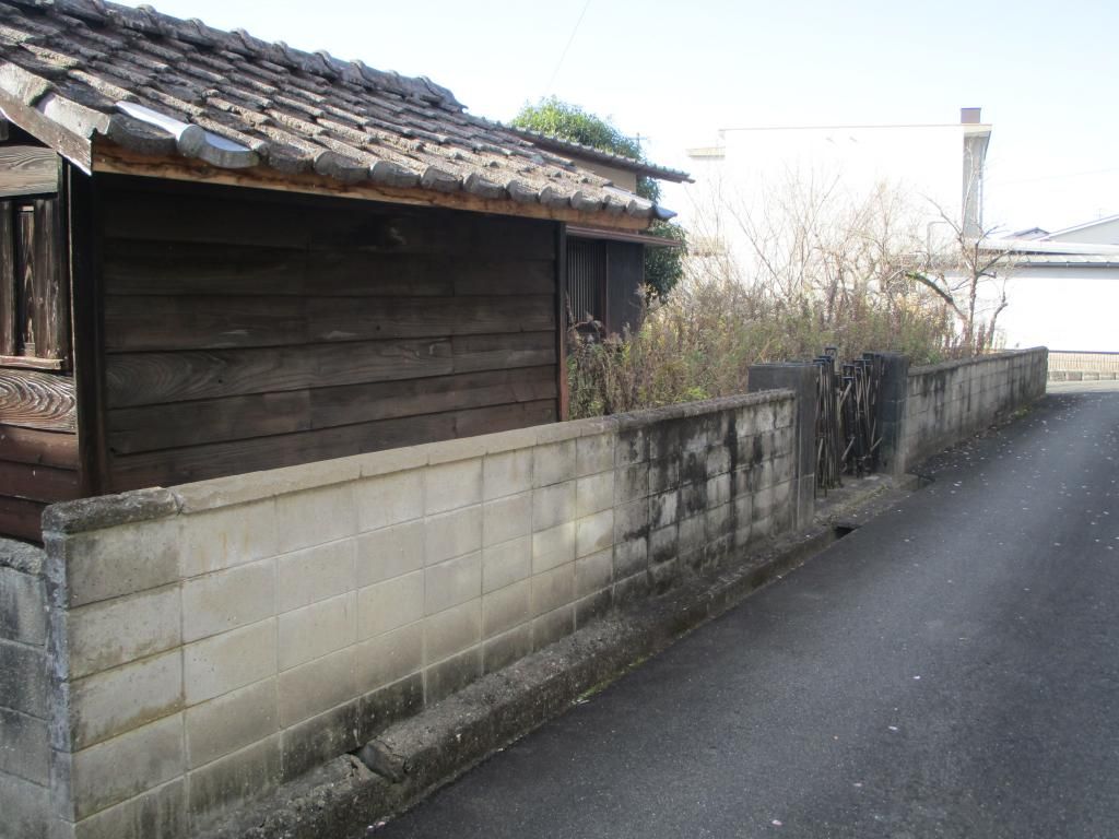 Vacant Land with Old House for Sale in Taku City, Saga - Thumbnail 2