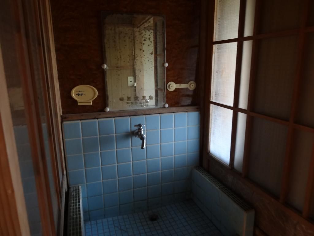 3DK House for Sale in Minamikyushu, Kagoshima - 918 sqm Land - Thumbnail 4