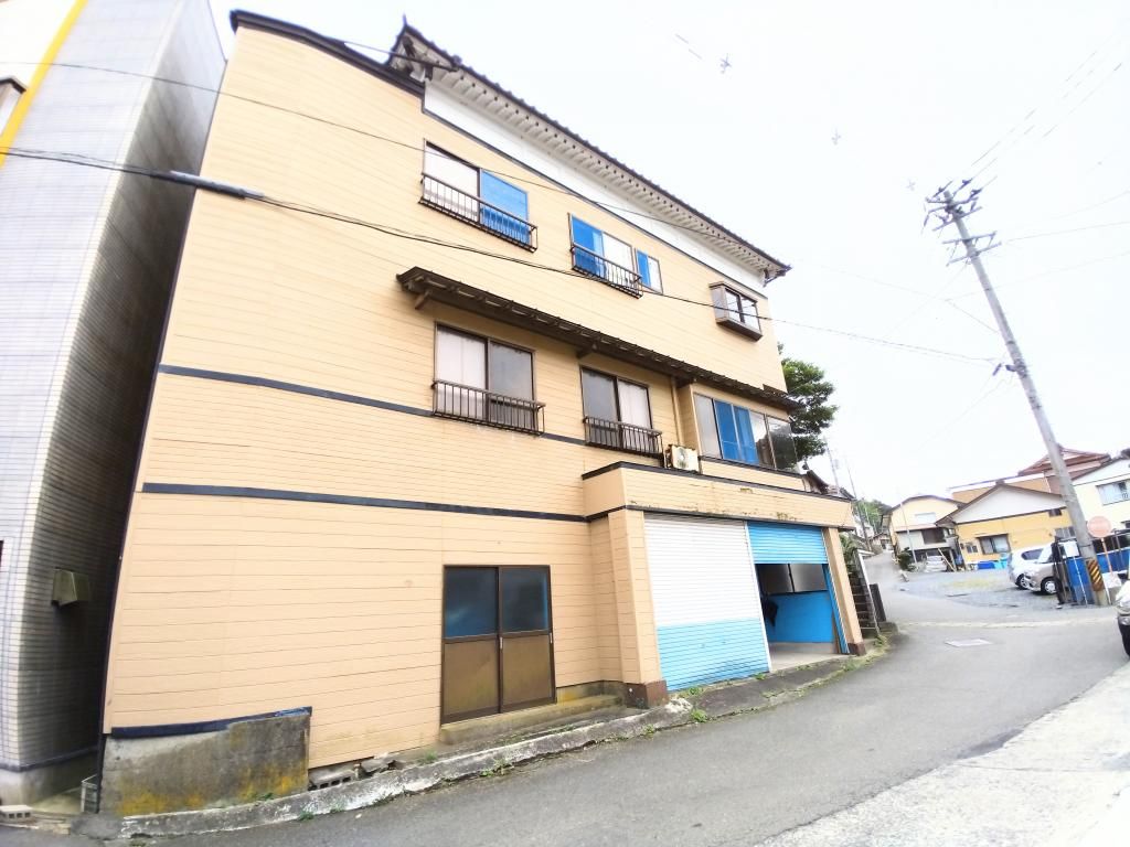 7DK Wooden House for Sale in Ishinomaki's Ogatsu Coastal Area - Thumbnail 2