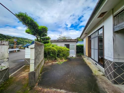5LDK Traditional House for Sale in Makurazaki, Kagoshima - Image 1