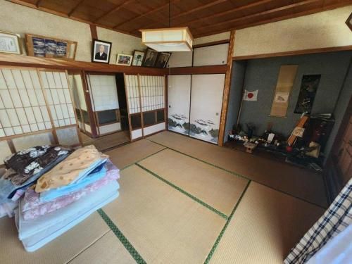 Secluded 5DK Akiya House on 350 sqm Corner Plot in Seiyo, Ehime - Thumbnail 4