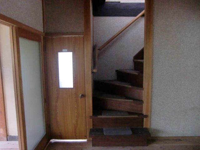 Traditional 306 sqm House on 626 sqm Land in Asago City - Thumbnail 4