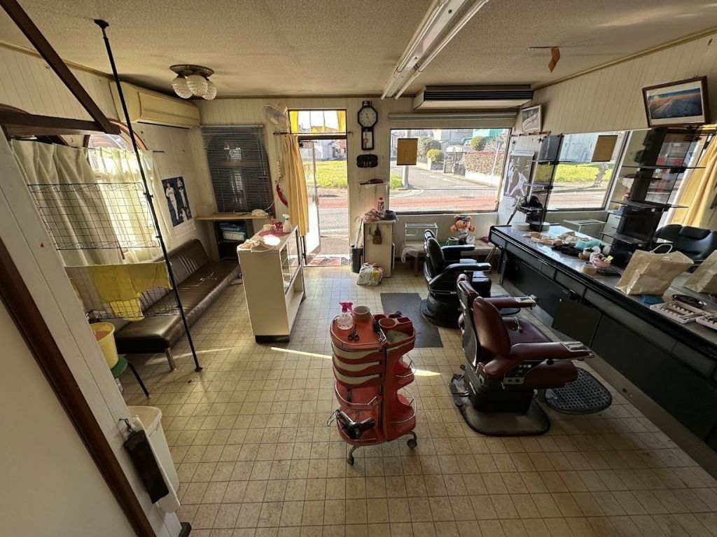 Shop-Ready Corner Lot House in Hatoyama Town, Saitama - Thumbnail 2