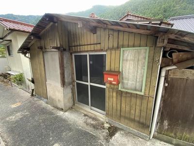 5K House for Sale in Iwakuni with Shed and Garden — Image 1, Iwakuni, Yamaguchi