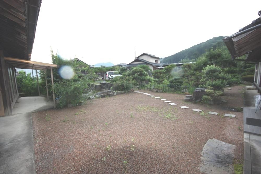 Traditional 8LDK House in Tsuyama with Large Garden - Thumbnail 3