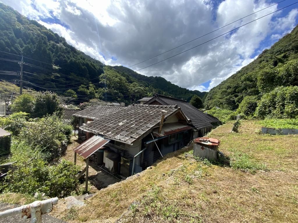 Spacious 6DK House on Large Plot in Iwakuni, Yamaguchi - Thumbnail 4