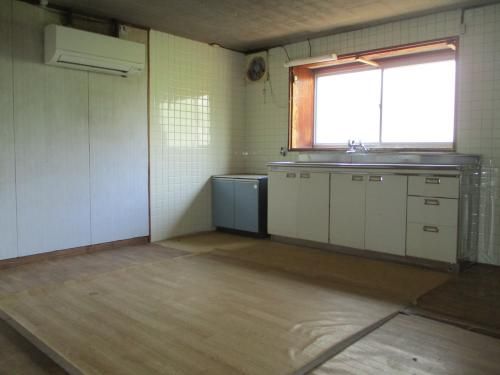 4LDK Detached House for Sale in Taku City, Saga Prefecture - Thumbnail 4